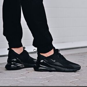 Nike Air Max 270 Triple Black Womens Sz 8.5